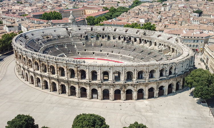 Đấu trường Arènes de Nîmes