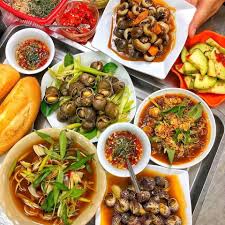 what to eat in Hanoi-Oc(snails)