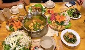 Lẩu Cua Đồng (Field Crab Hotpot)