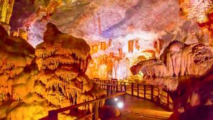 Thien Cung Cave (Heavenly Palace Cave)