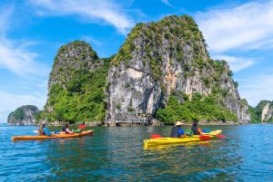 Ha Long Bay Activities-Halong Bay Travel Guide(kayaking)