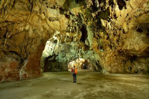 Mo Luong Cave