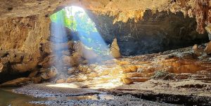 Nguom Ngao Cave-Northern Vietnam mountain tour