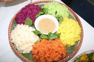 xoi ngu sac (five-colored sticky rice)