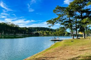 Xuan Huong Lake-Dalat Travel Guide