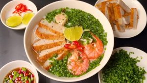 fish cake noodle soup (bánh canh chả cá)