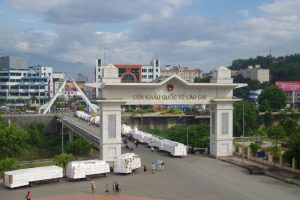 international border gate to Ha Khau (China)-Lao Cai tour guide