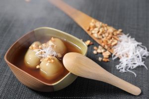 Bánh Trôi Tàu (Sweet Glutinous Rice Dumplings in Ginger Syrup)