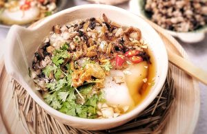 Bánh Đúc Nóng (Hot Rice Flour Cake)-Must-Try Winter Delicacies